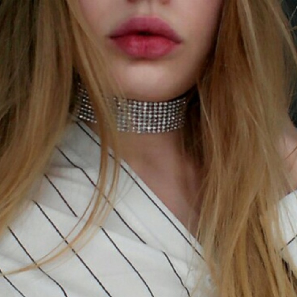 Sexy Rhinestone Crystal Like Choker Necklace